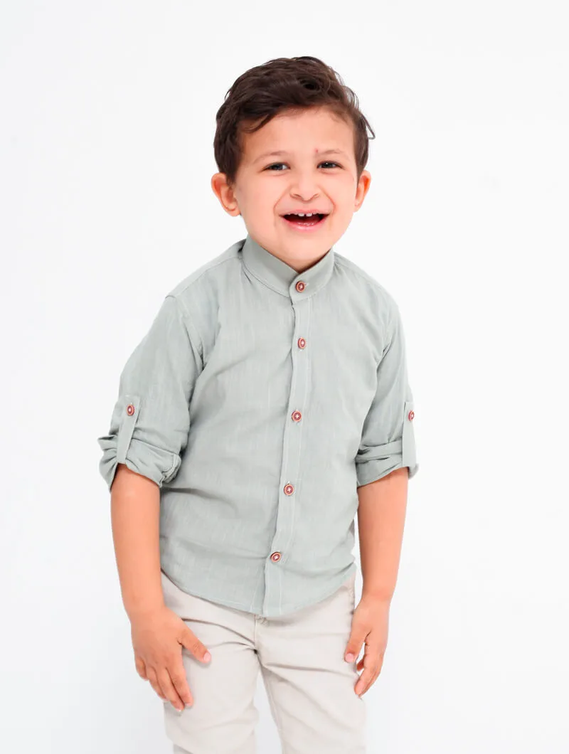Quelle chemise porter sous un pull