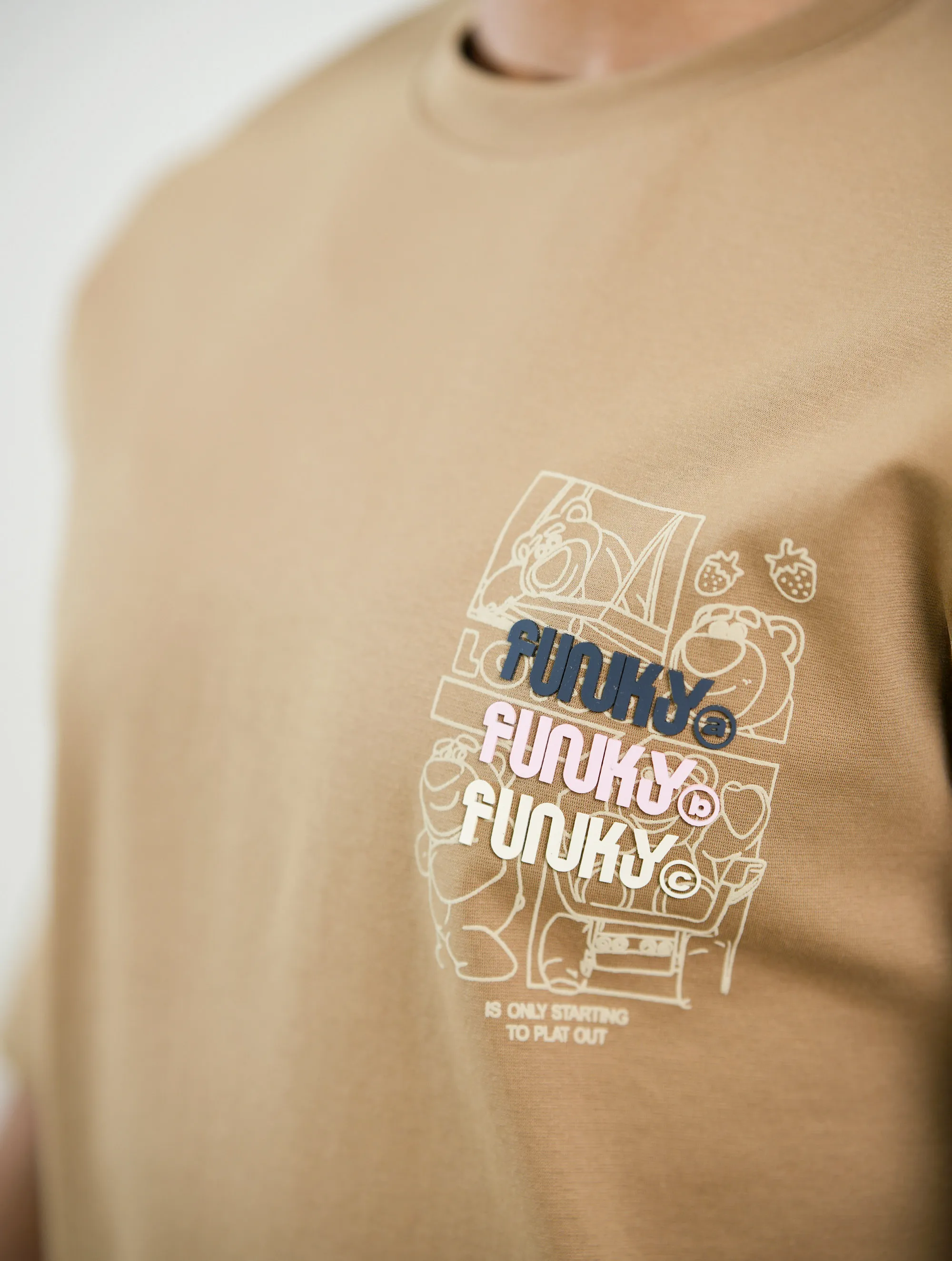 T-SHIRT