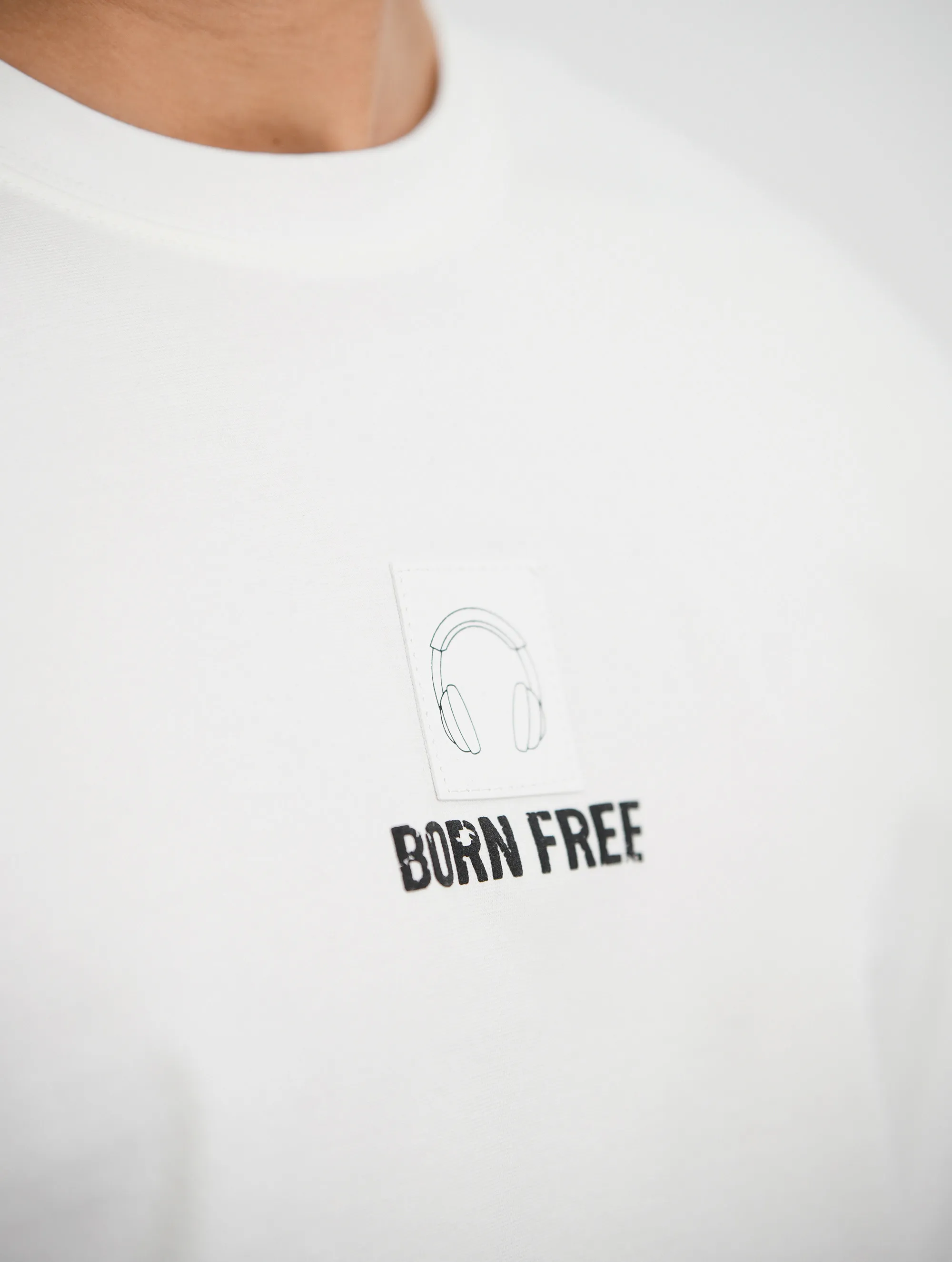 T-SHIRT