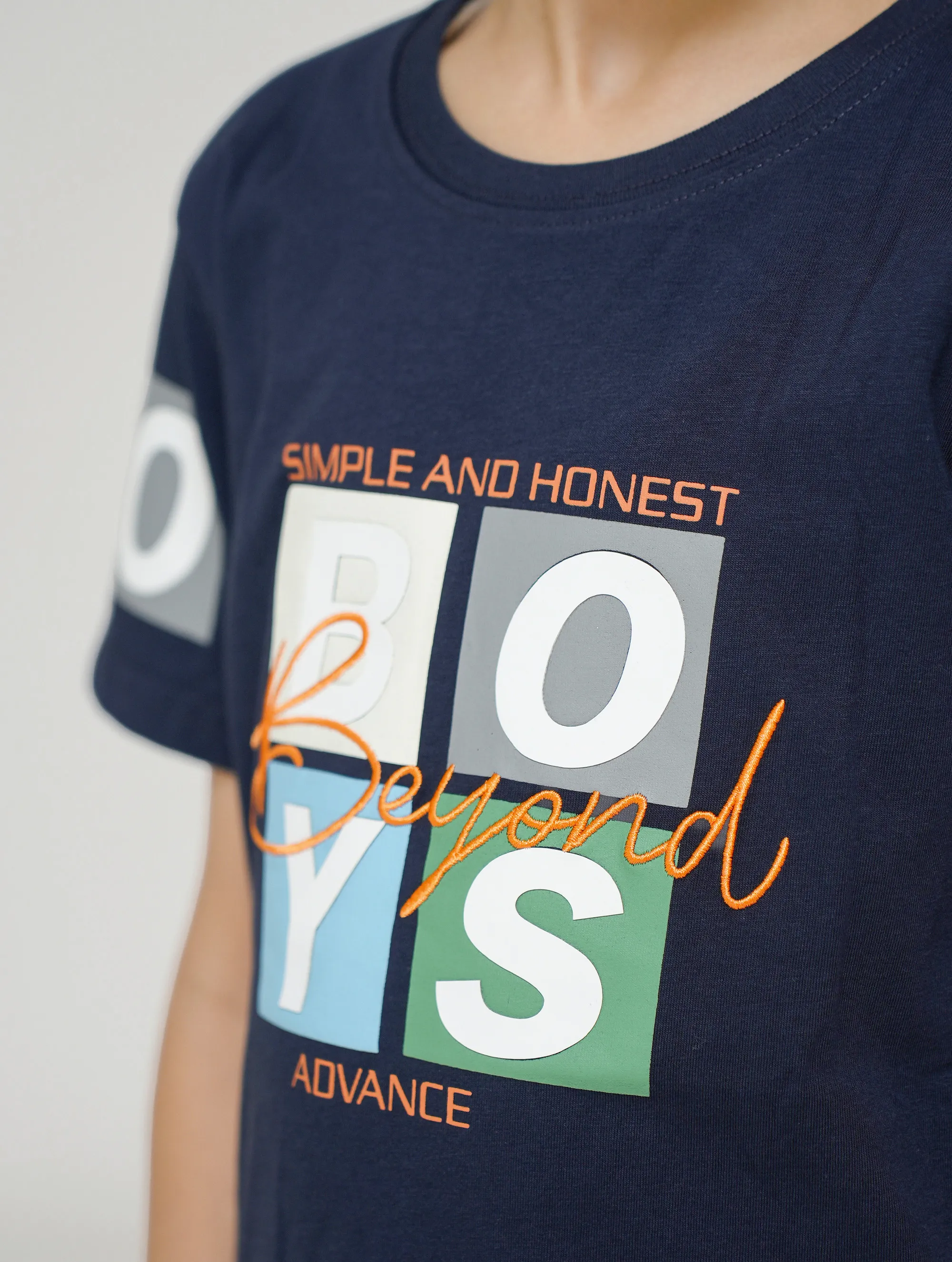 T-SHIRT